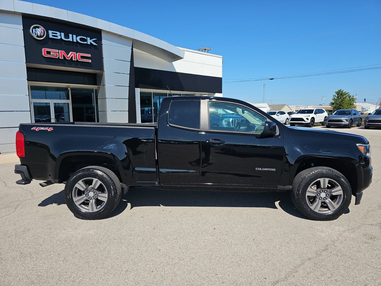 Used 2018 Chevrolet Colorado W/T w/ Custom Special Edition AWD/4WD image 8