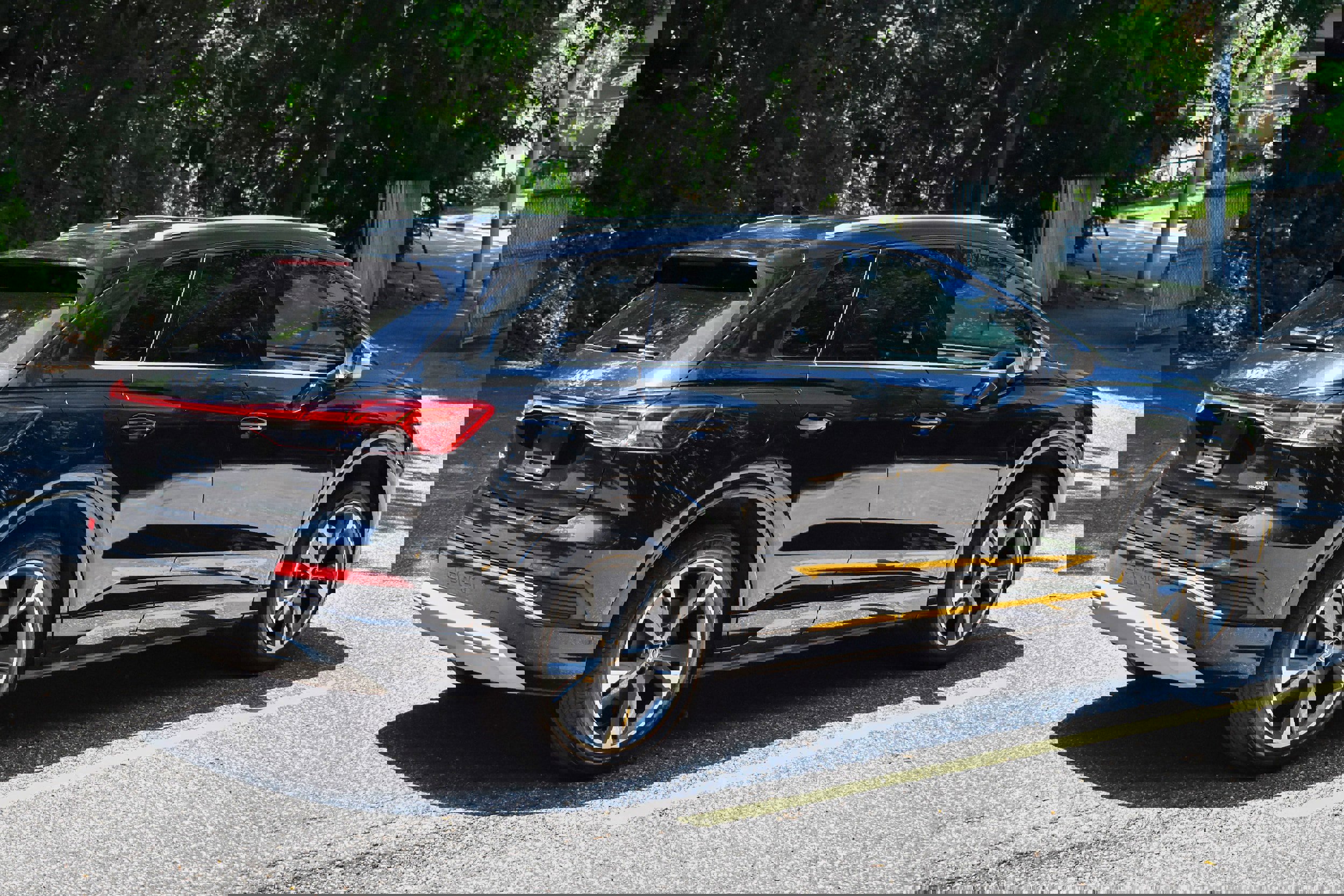 Used 2022 Audi Q4 e-tron Premium Plus w/ Premium Plus image 8