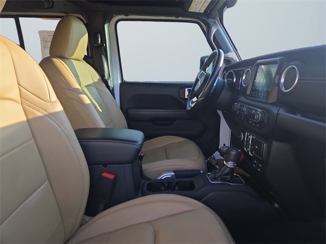 Used 2018 Jeep Wrangler Unlimited Sahara image 15