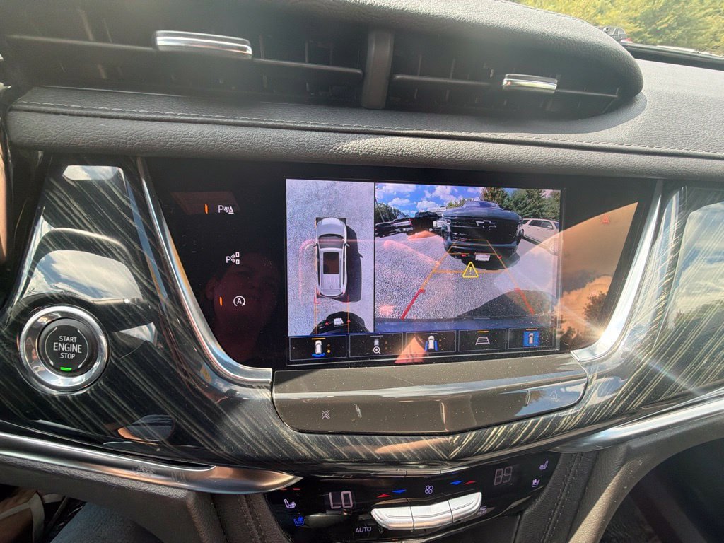 Used 2024 Cadillac XT6 Premium Luxury w/ Technology Package AWD/4WD image 16