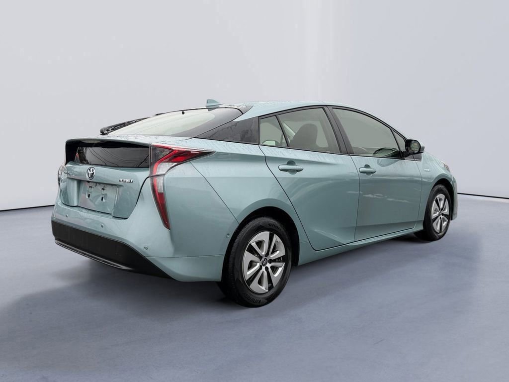 Used 2017 Toyota Prius Three image 3