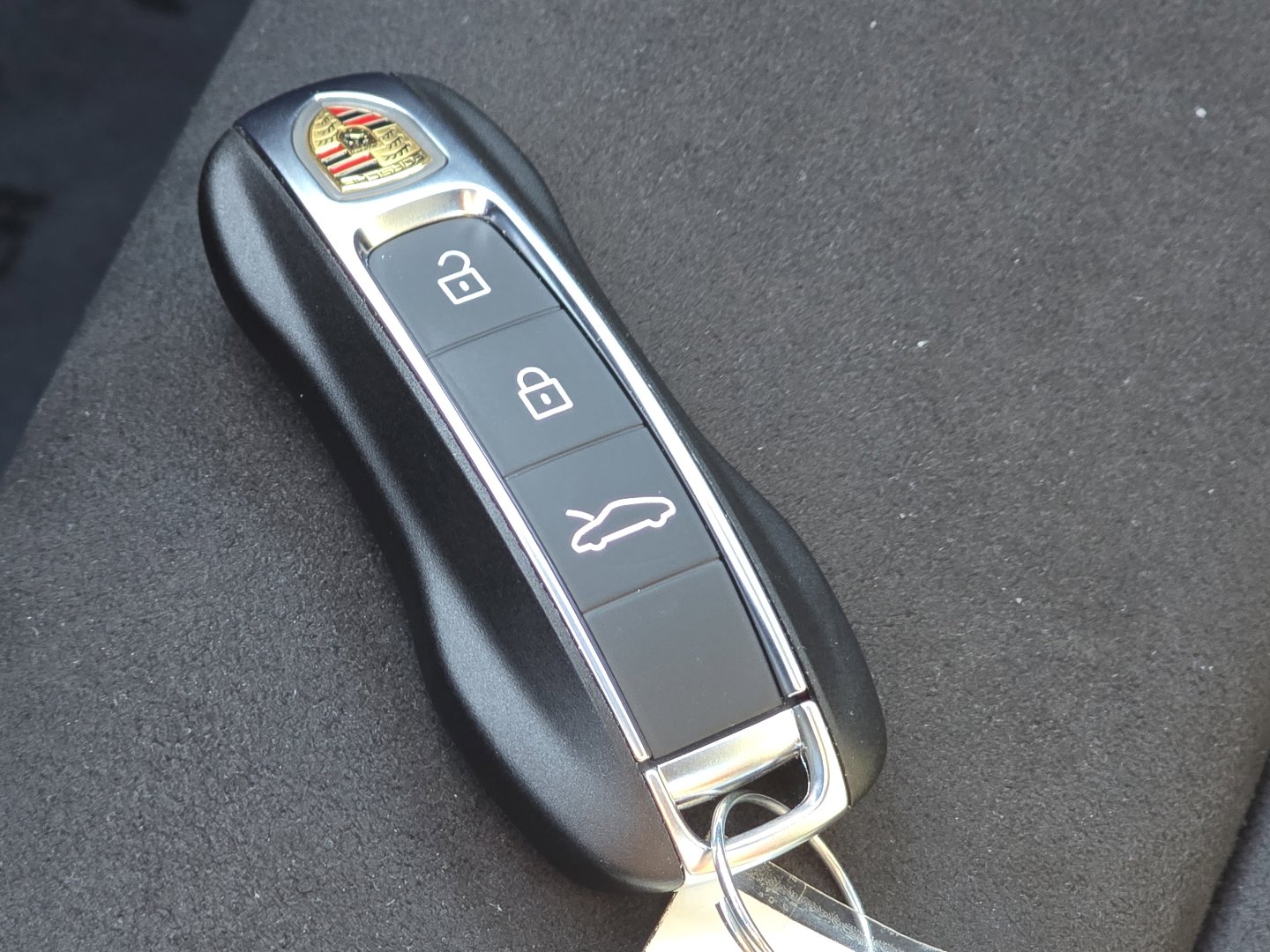 Certified 2025 Porsche 911 Carrera 4 GTS image 46