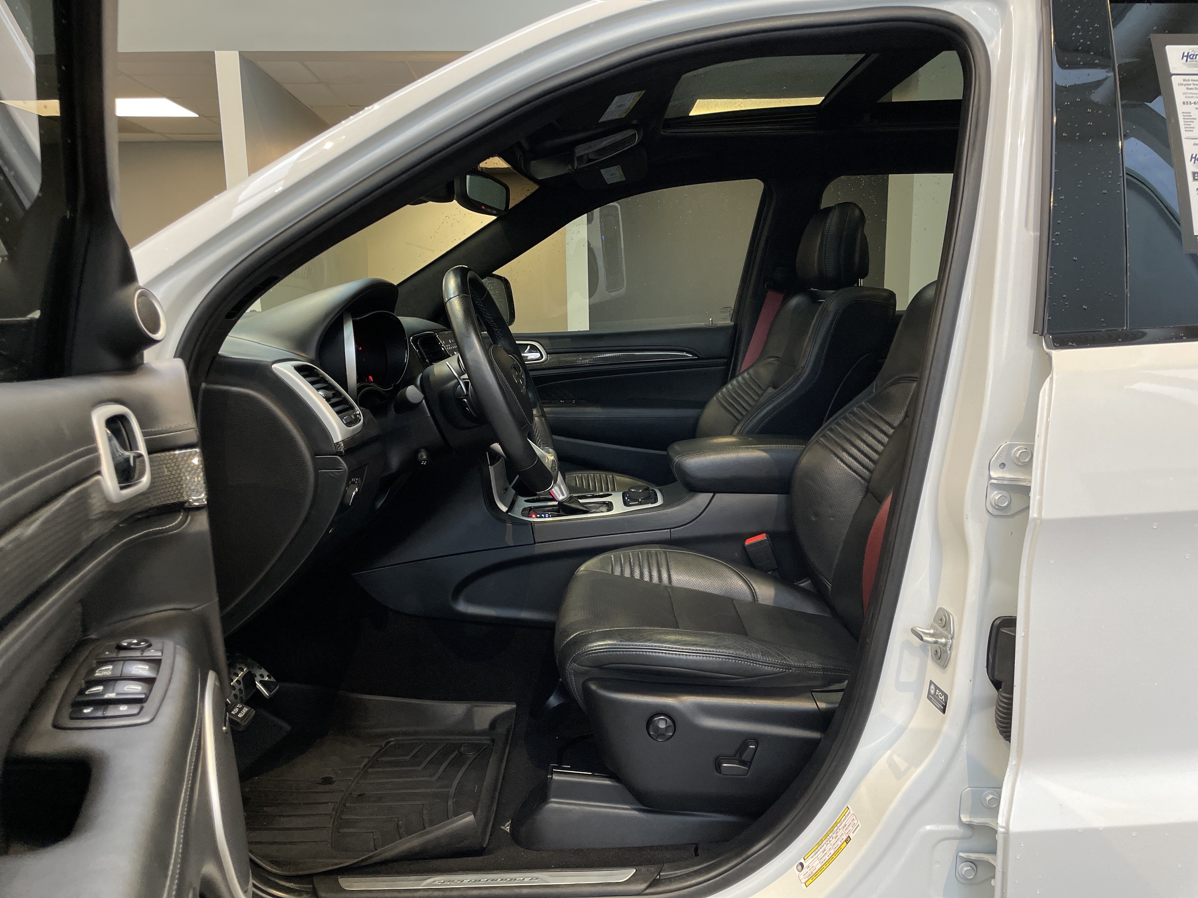 Used 2021 Jeep Grand Cherokee Trackhawk AWD/4WD image 18