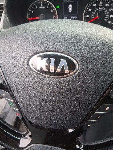 Used 2017 Kia Forte S image 9