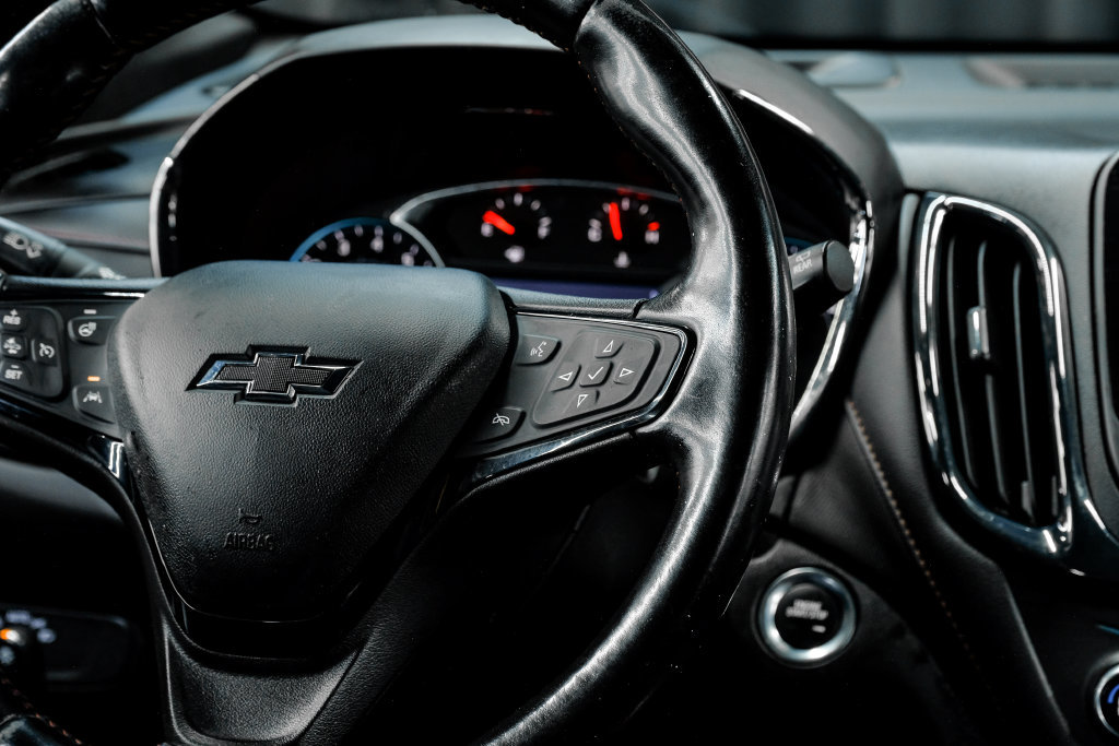 Used 2022 Chevrolet Equinox RS w/ Infotainment Package FWD image 19
