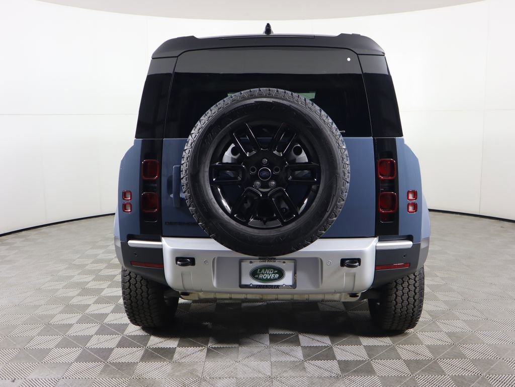 Used 2025 Land Rover Defender 110 S image 6