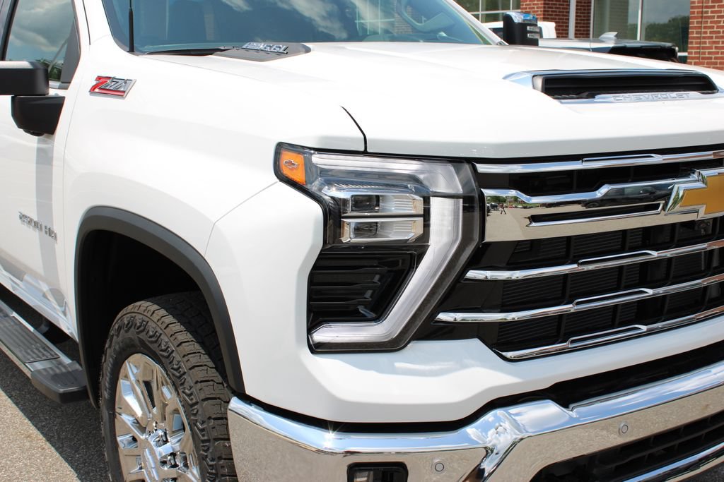 New 2026 Chevrolet Silverado 2500 LTZ w/ LTZ Convenience Package AWD/4WD image 6