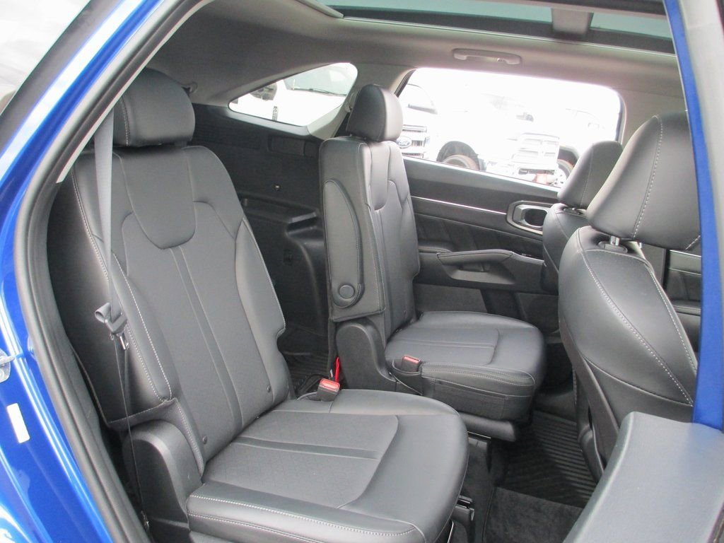 Used 2021 Kia Sorento SX image 23