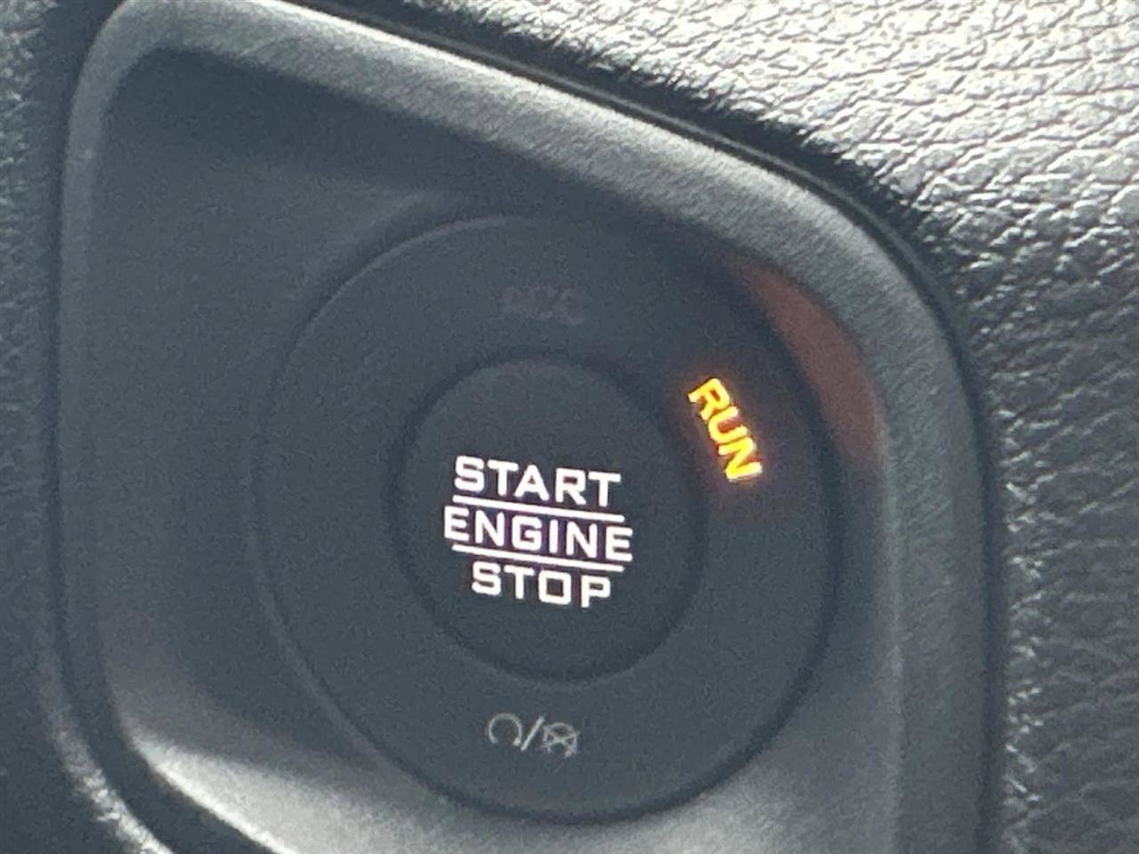 Used 2025 Jeep Gladiator Sport image 28