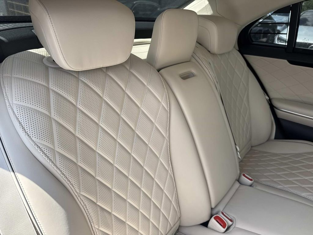 Used 2023 Mercedes-Benz S 500 4MATIC image 9