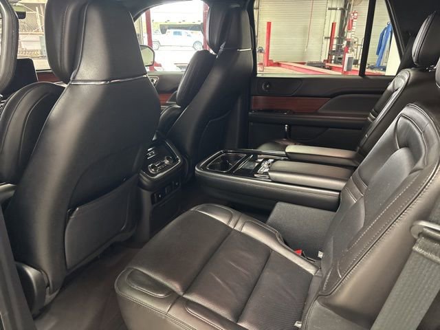 Used 2018 Lincoln Navigator Reserve w/ Technology Package image 11