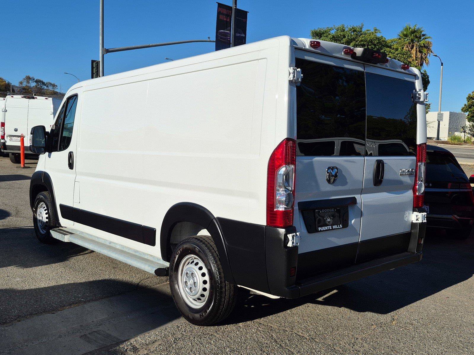 Used 2025 RAM ProMaster 2500 w/ U-Haul Equipment Group FWD image 4