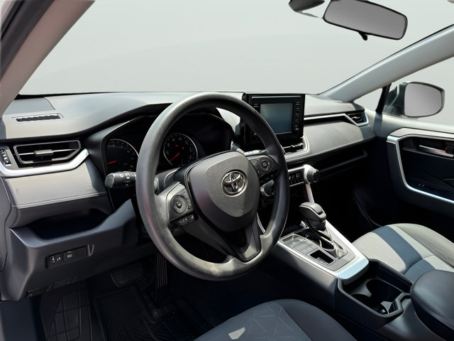 Used 2019 Toyota RAV4 XLE AWD/4WD image 16