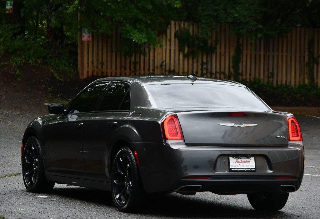 Used 2019 Chrysler 300 S image 5