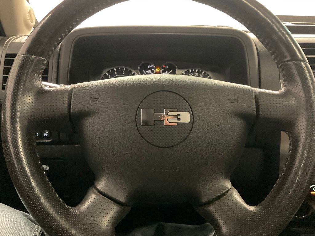 Used 2009 HUMMER H3T Luxury AWD/4WD image 15