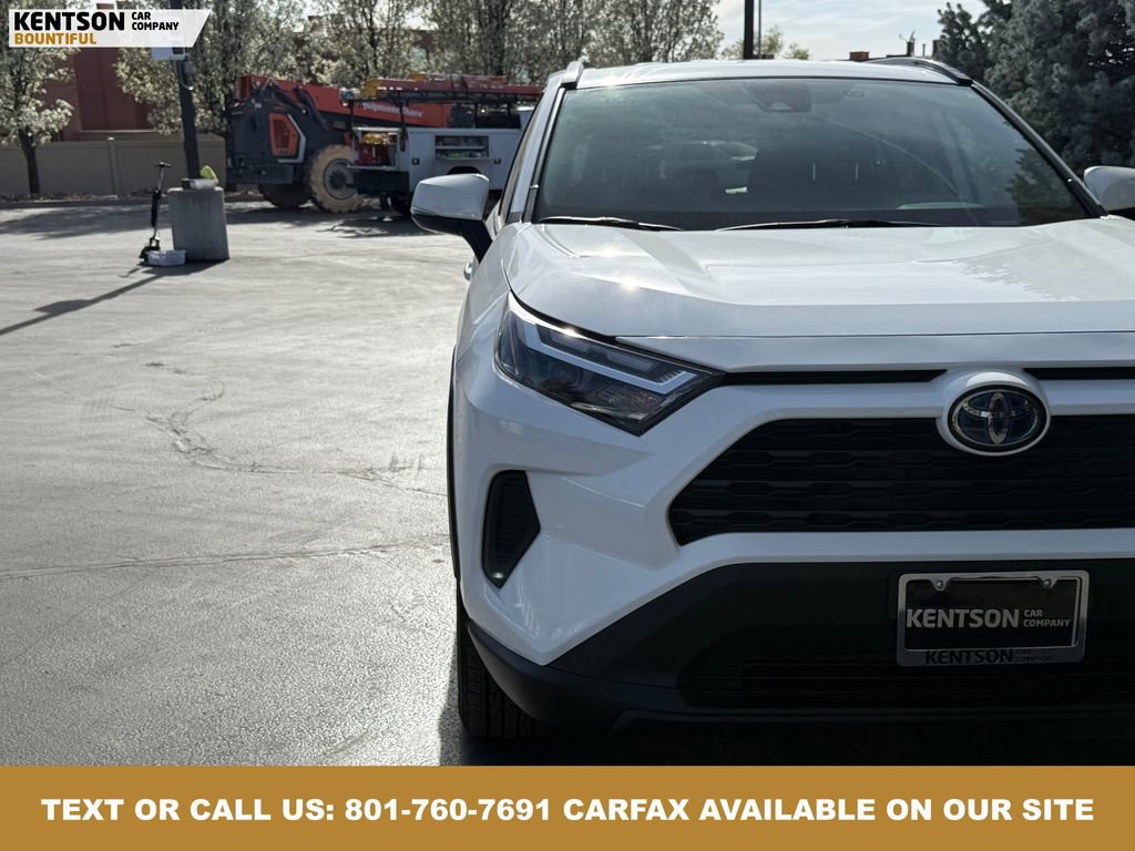 Used 2024 Toyota RAV4 LE image 20