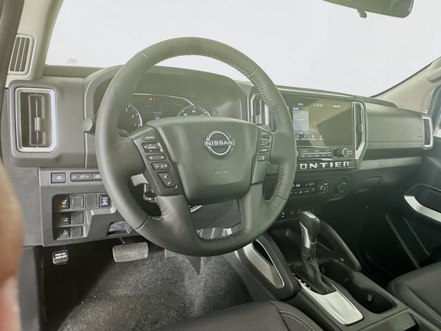 New 2025 Nissan Frontier SV w/ SV Convenience Package image 13