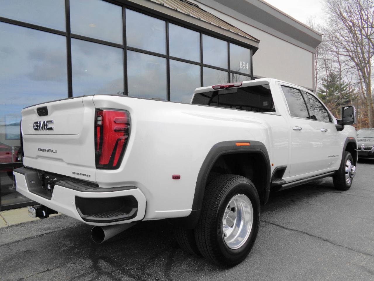 Used 2025 GMC Sierra 3500 Denali Ultimate image 5