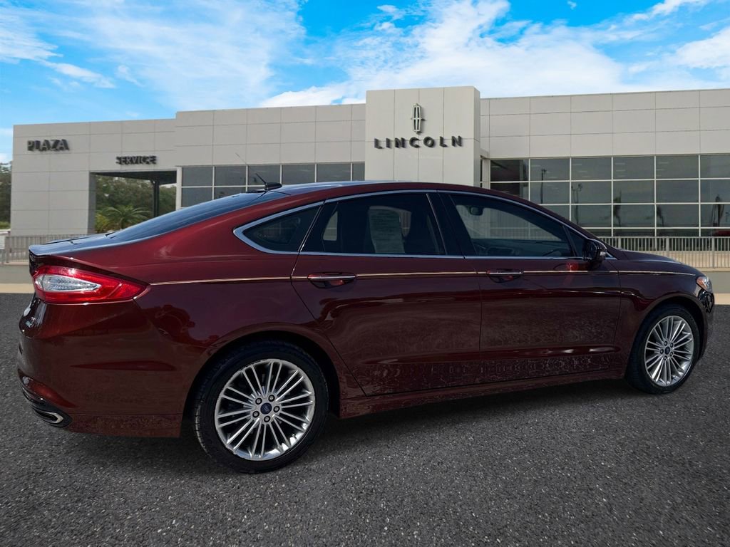 Used 2015 Ford Fusion SE w/ Equipment Group 202A FWD image 3