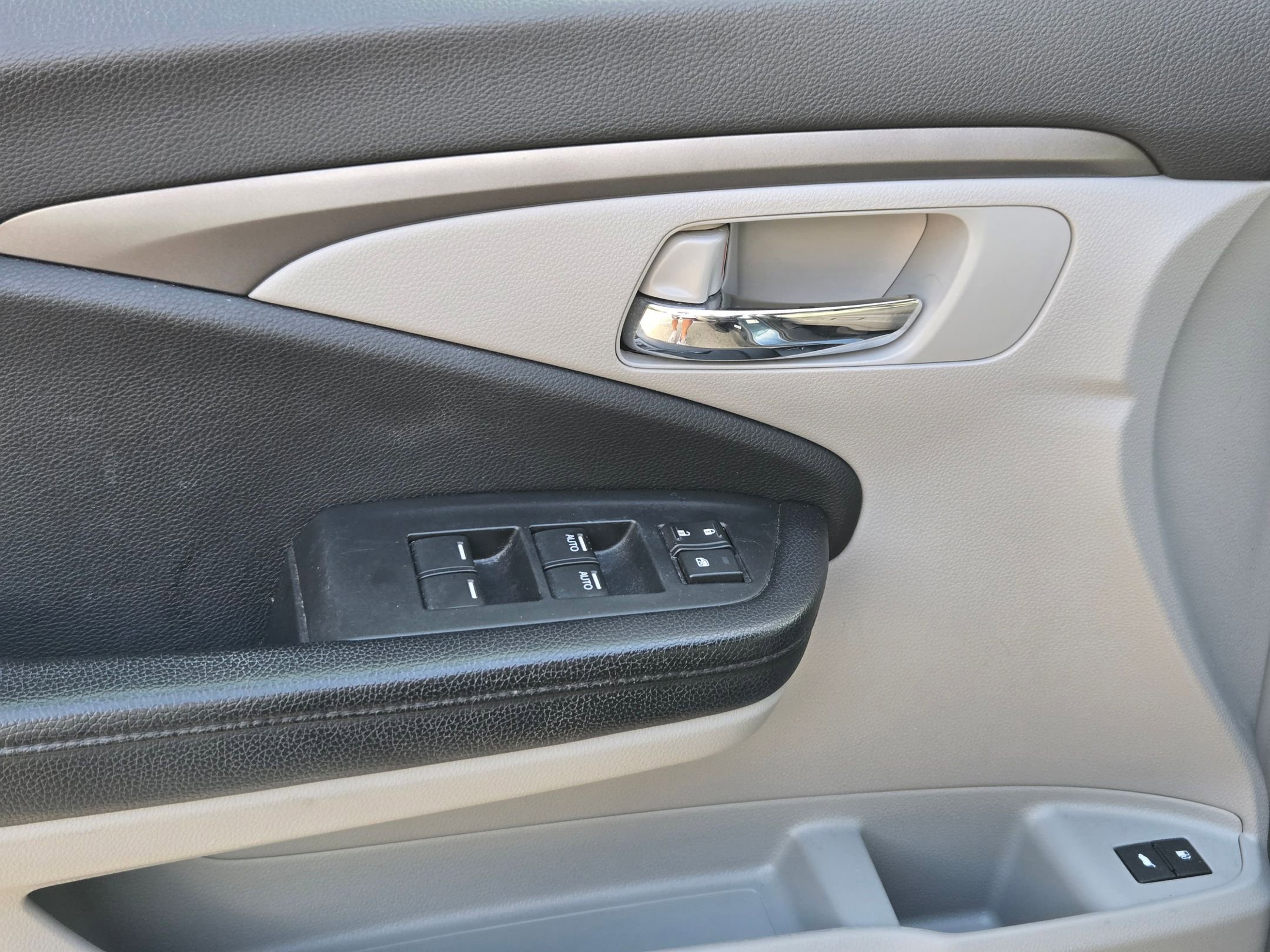 Used 2016 Honda Pilot EX-L image 6