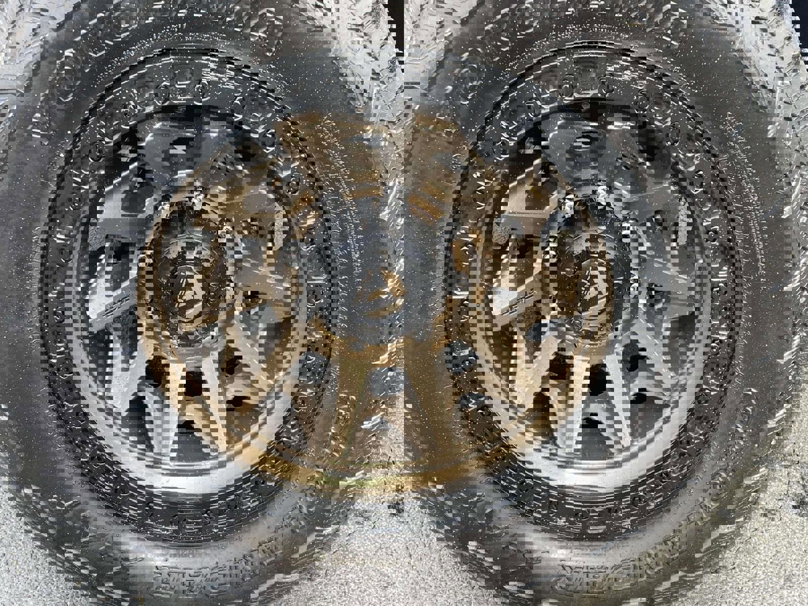 Used 2025 GMC Sierra 2500 AT4X image 9