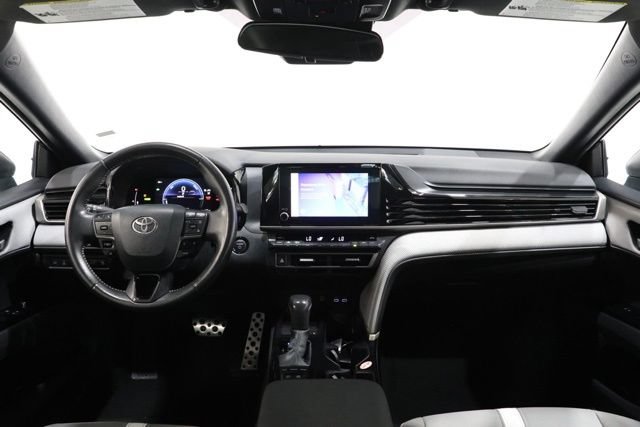 Used 2025 Toyota Camry SE FWD image 15