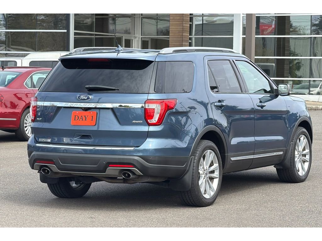 Used 2018 Ford Explorer XLT w/ Equipment Group 202A AWD/4WD image 5
