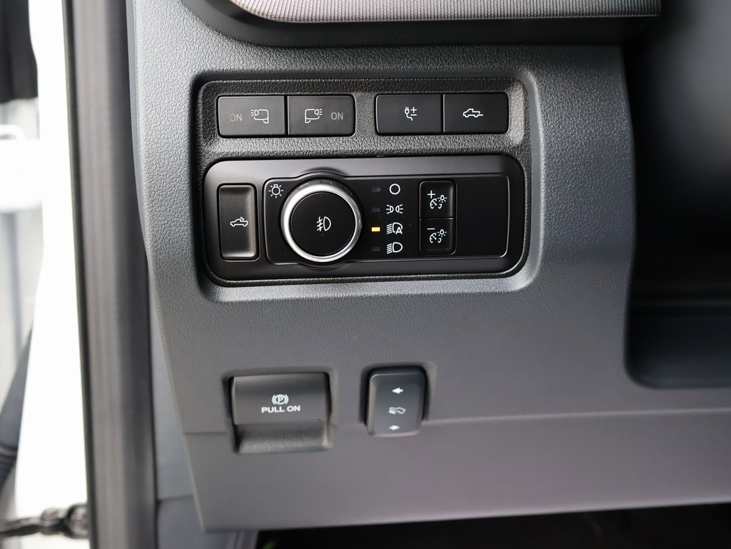 Used 2023 Ford F450 Platinum w/ FX4 Off-Road Package image 13