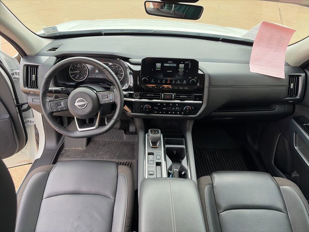 Certified 2024 Nissan Pathfinder SL image 9