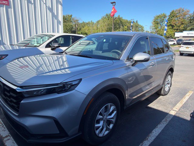Used 2023 Honda CR-V LX image 3