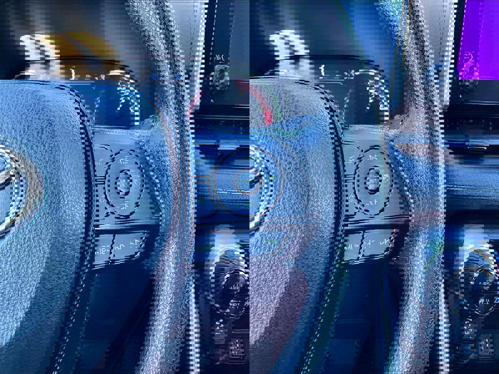 Used 2024 Toyota RAV4 XLE image 24