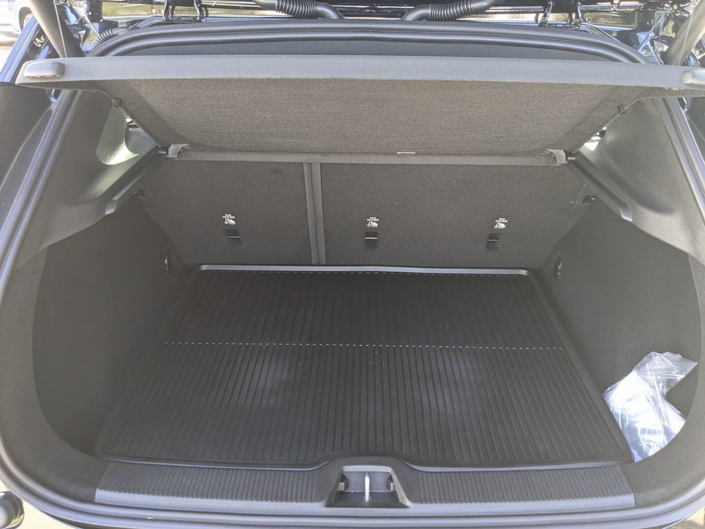 New 2025 Volvo EX30 Ultra w/ Climate Package image 13