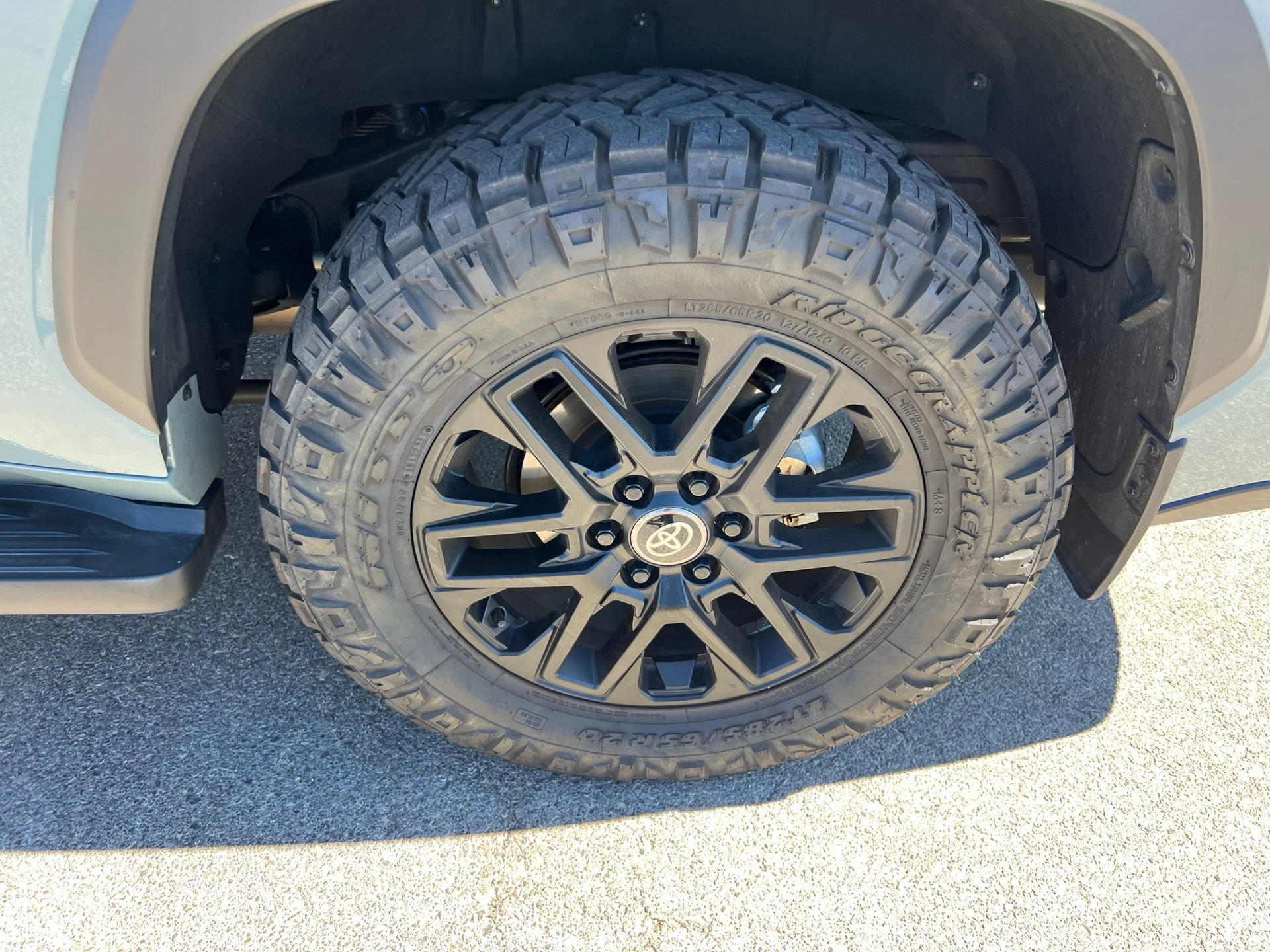 Used 2025 Toyota Sequoia Limited AWD/4WD image 15