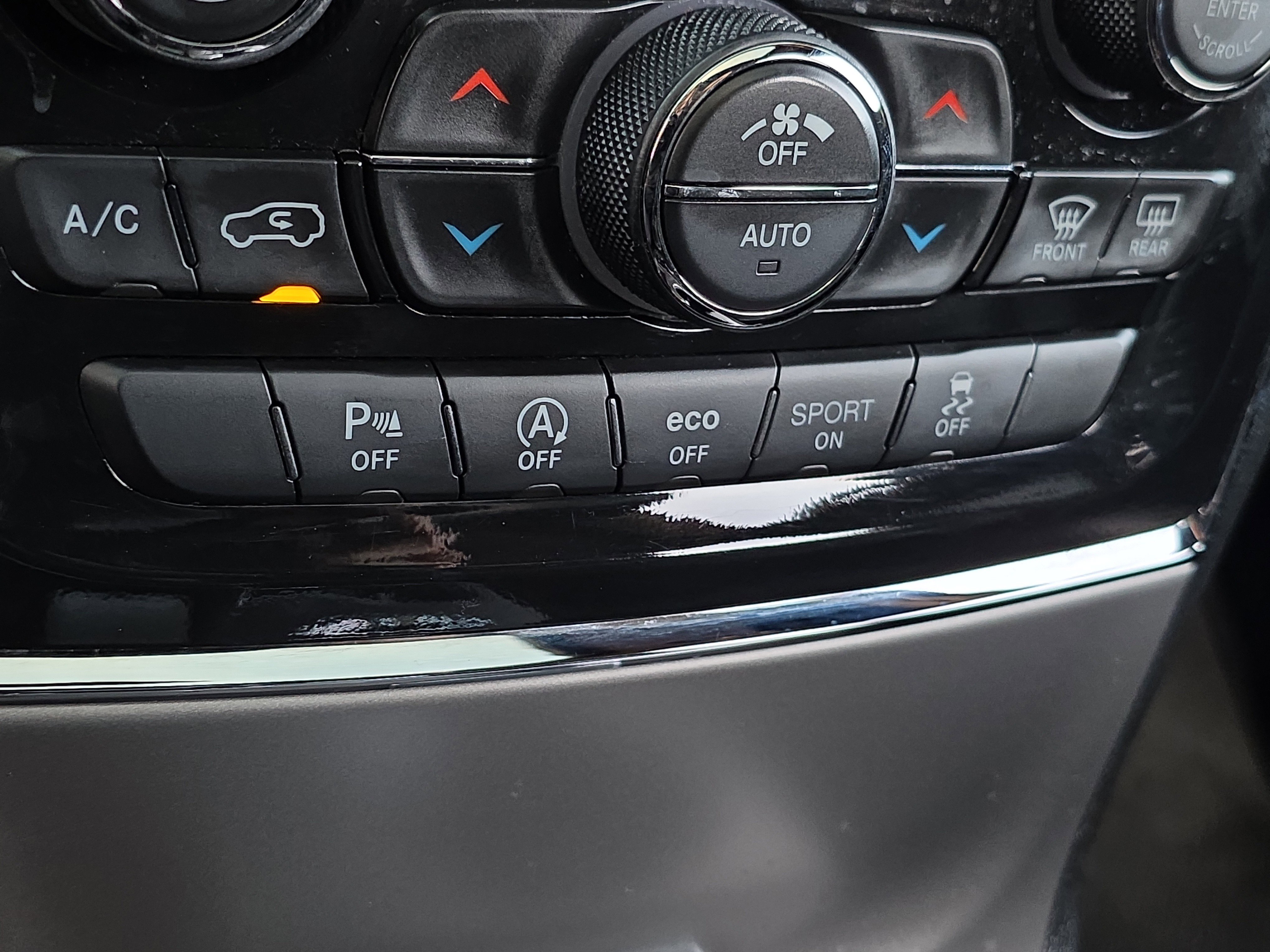 Used 2022 Jeep Grand Cherokee Laredo X image 23