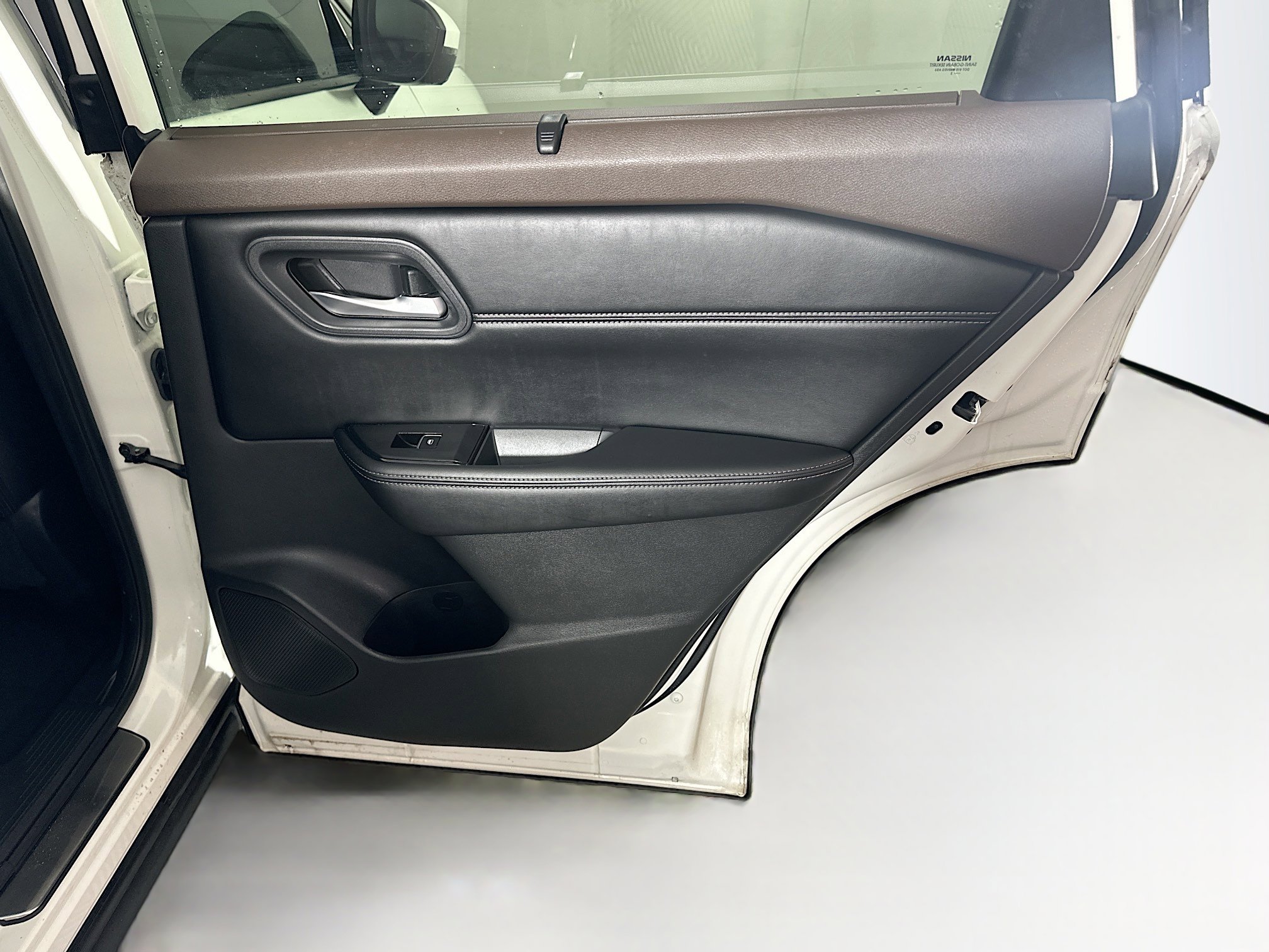 Used 2023 Nissan Rogue SL w/ SL Premium Package image 32