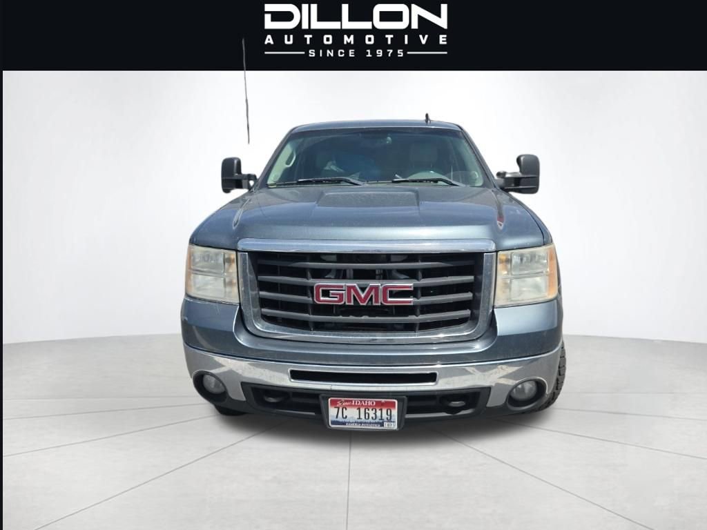 Used 2007 GMC Sierra 2500 SLT w/ Convenience Package AWD/4WD image 2