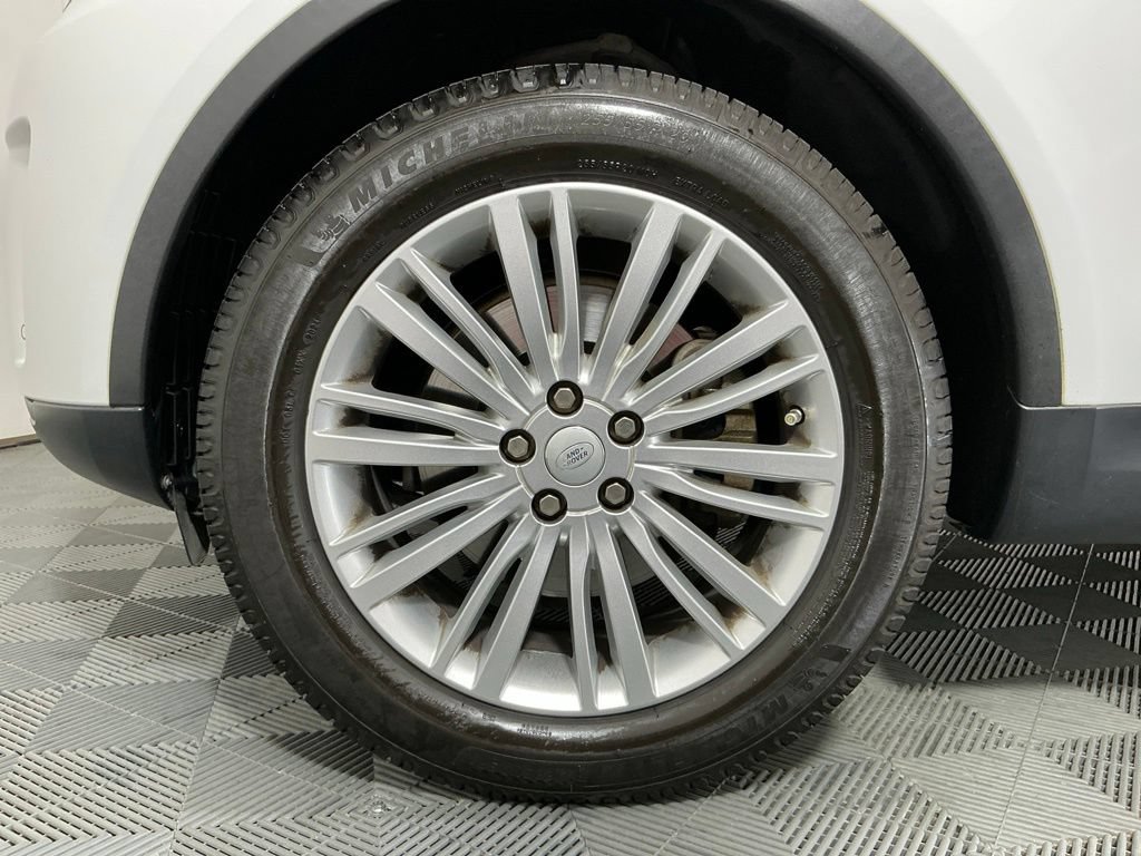 Used 2017 Land Rover Discovery SE AWD/4WD image 32