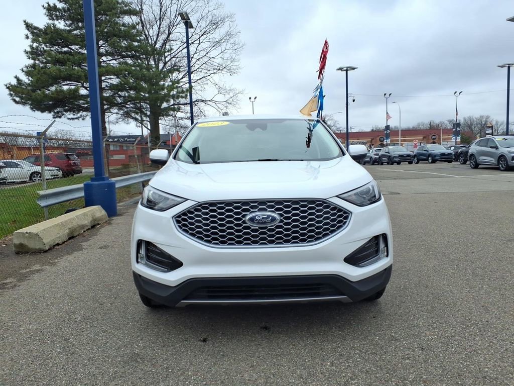Used 2023 Ford Edge SEL w/ Convenience Package image 2