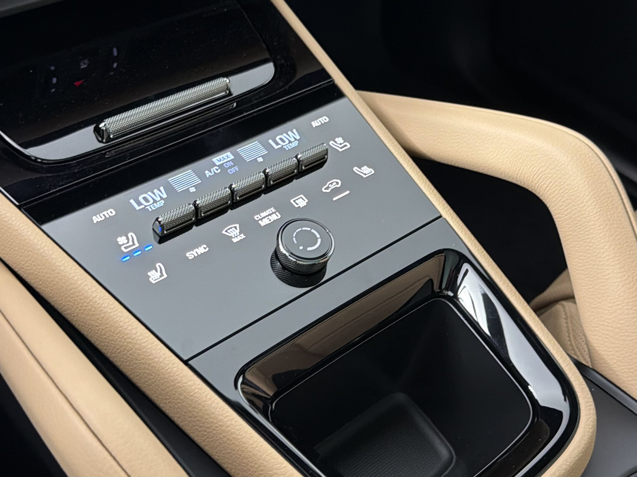New 2026 Porsche Cayenne Coupe AWD/4WD image 16