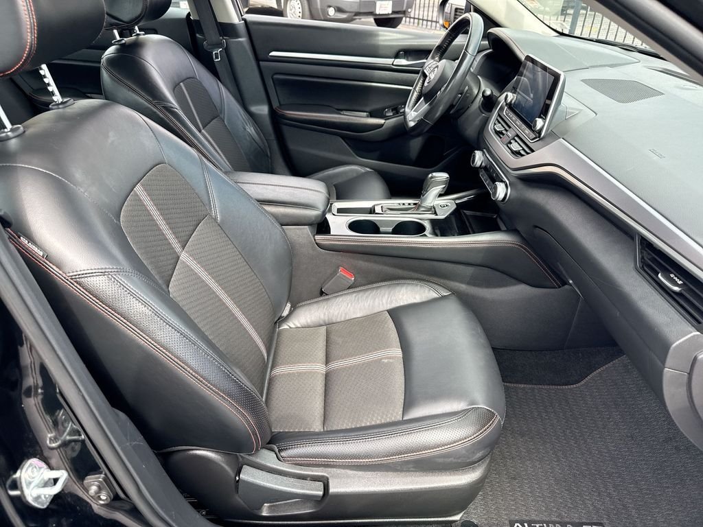 Used 2024 Nissan Altima 2.5 SR FWD image 65