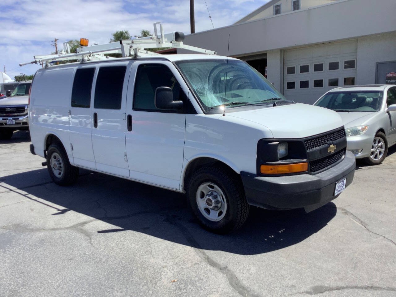 Used 2016 Chevrolet Express 2500 w/ Cold Climate Package RWD image 1
