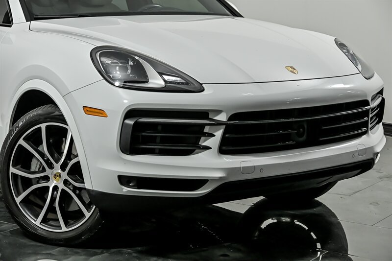 Used 2020 Porsche Cayenne S AWD/4WD image 2