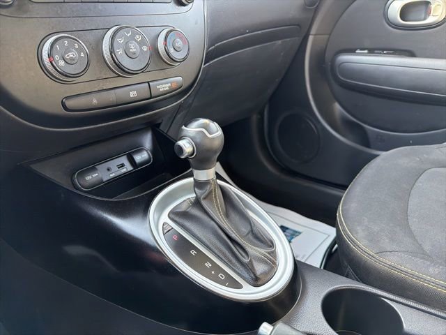 Used 2015 Kia Soul + image 35