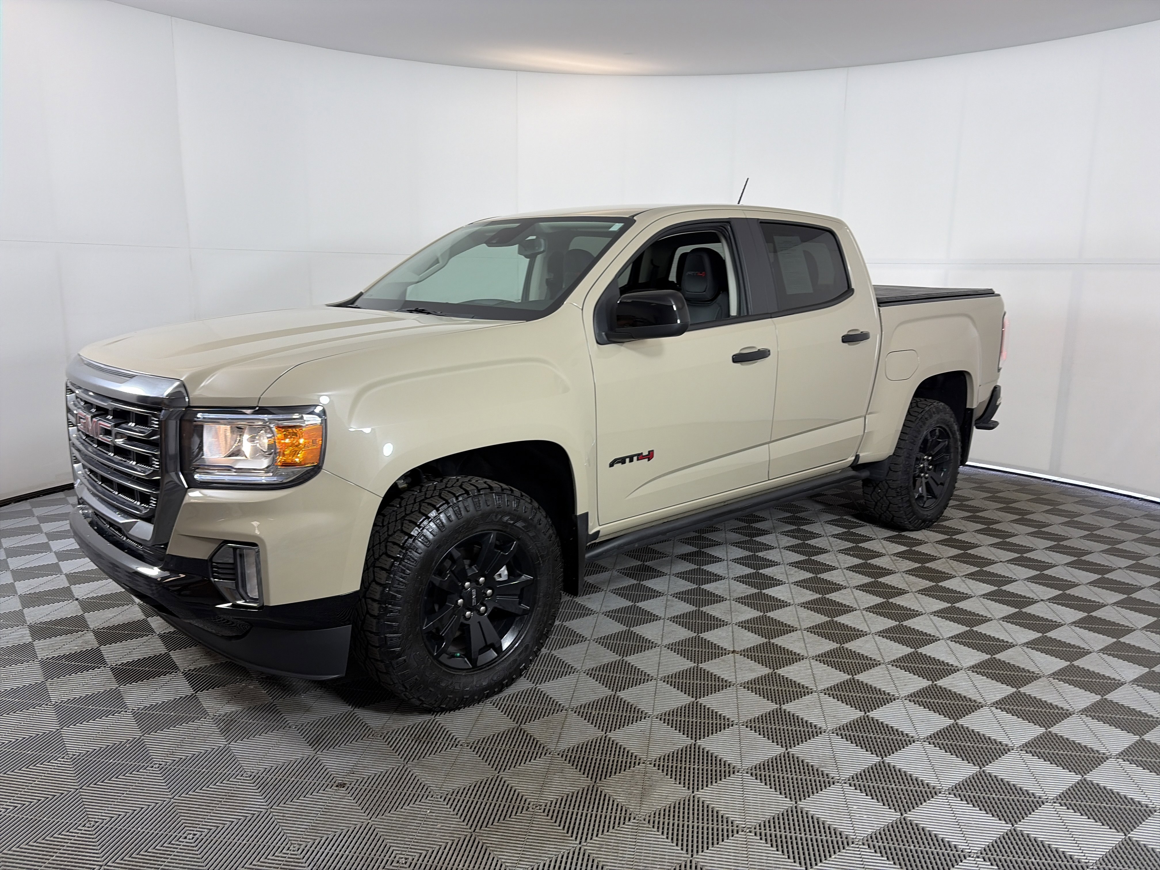 Certified 2022 GMC Canyon AT4 image 2