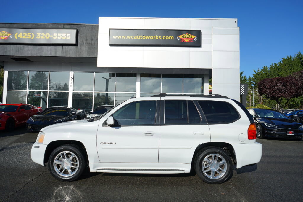 Used 2006 GMC Envoy Denali image 2