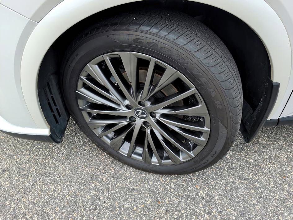 Used 2024 Lexus RX 350 w/ Convenience Package image 7