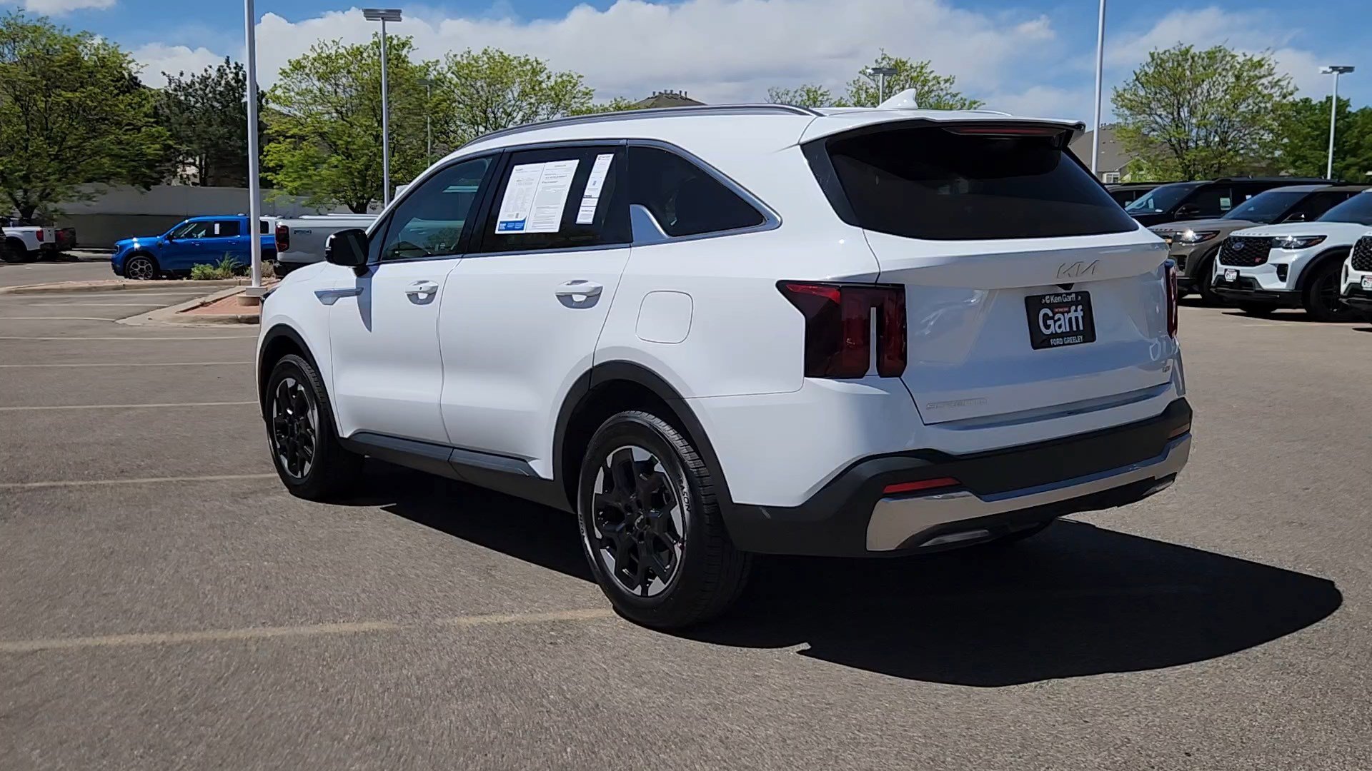 Used 2024 Kia Sorento S AWD/4WD image 15