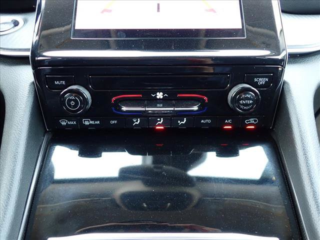 Used 2024 Jeep Grand Cherokee Laredo AWD/4WD image 18
