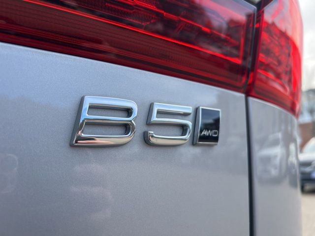 Certified 2023 Volvo XC60 B5 Plus w/ Climate Package image 16