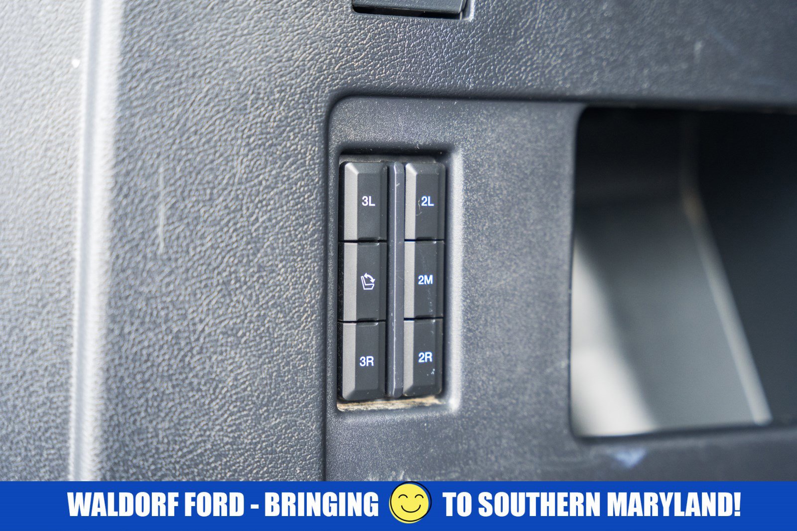 Used 2024 Ford Expedition Limited image 10